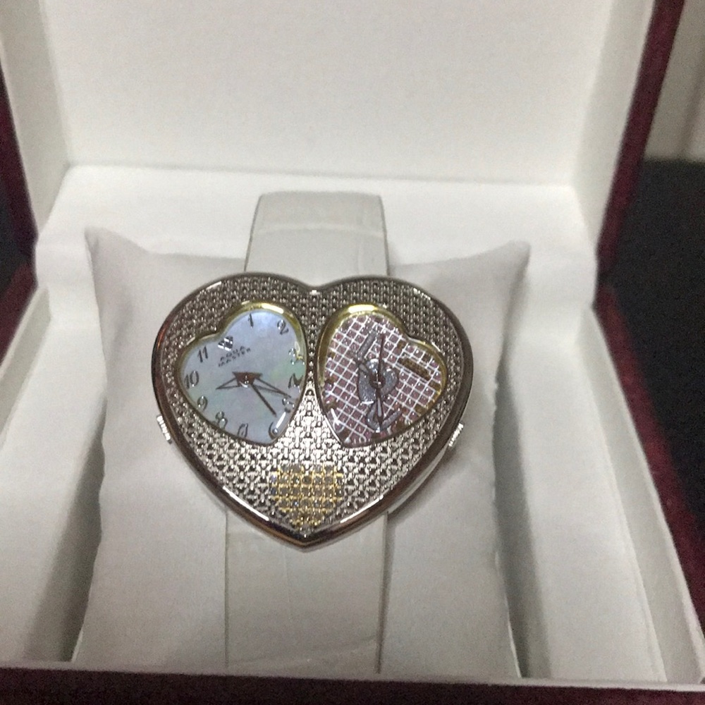 Aqua Master Ladies Diamond watch. 2 time Zone.
